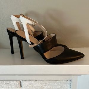Banana Republic heel. Size 9 1/2